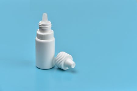 Packung Augentropfen