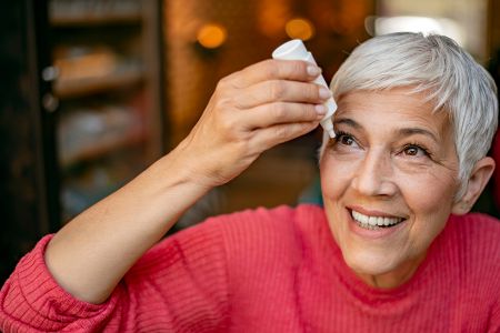 Neues Medikament: Augentropfen statt Lesebrille
