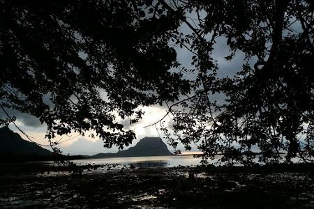 Der Berggipfel Le Morne Brabant auf der Insel Mauritius (Archivbild) Der Berggipfel Le Morne Brabant auf der Insel Mauritius (Archivbild)
