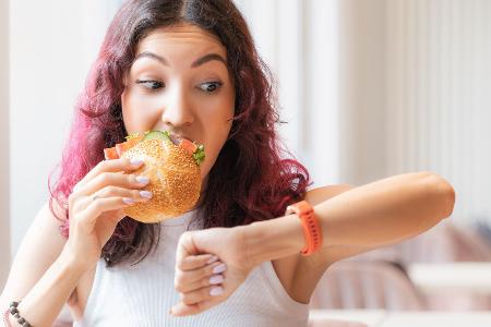 Spätes Essen fördert Gewichtszunahme