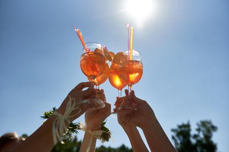 Macht Alkohol bei Hitze schneller betrunken? Macht Alkohol bei Hitze schneller betrunken?