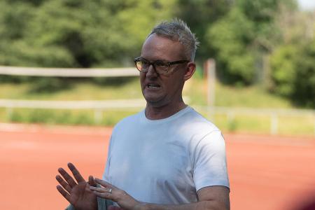 Erstes Woltemade-Machtwort vom VfB - Ende Mai sprach VfB-Vorstandschef Alexander Wehrle dann ein Machtwort im Woltemade-Poker. 'Uns hat gar keiner angerufen. Und ich gehe auch fest davon aus, dass uns keiner anrufen wird, weil wir mit dem Nick die nächste Saison planen', stellte er im exklusiven Interview mit RTL/ntv und sport.de klar.