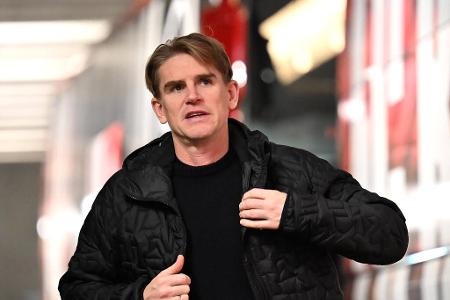 FC Bayern bestätigt Interesse - Kurz darauf bestätigt der FC Bayern erstmals das Interesse an Woltemade. 'Der Nick spielt sehr gut, ist in richtig guter Form. Er ist junger deutscher Spieler, der sehr, sehr interessant ist', sagt Sportdirektor Christoph Freund in einer Medienrunde.