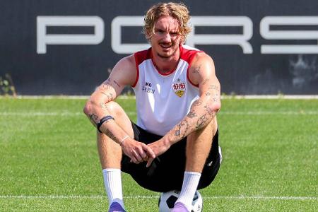 Woltemade-Transfer 'vom Tisch' - Der Poker wird nach dem zweiten abgelehnten Angebot zunächst gestoppt. 'Wir haben uns um den Spieler bemüht, Stuttgart hat nicht signalisiert, reden zu wollen. Damit ist die Sache für uns vom Tisch', betont Eberl Anfang August bei 'MagentaSport'. Eine Hintertür ließ er sich aber offen: 'Einen Stopp gibt es bis zum 1. September nicht. Da ist immer irgendwie Bewegung.'