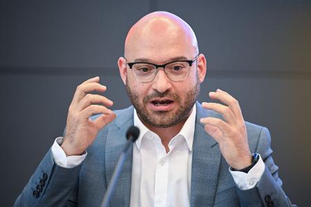Brandenburgs Innenminister René Wilke (parteilos) ist überzeugt, dass die AfD den demokratischen Staat zerstören will.