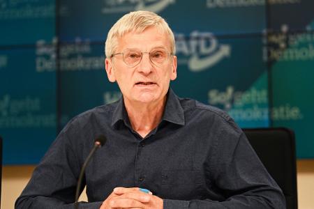 Der Fraktionsvorsitzende der AfD im Landtag, Hans-Christoph Berndt, wirft dem Verfassungsschutz Willkür vor.