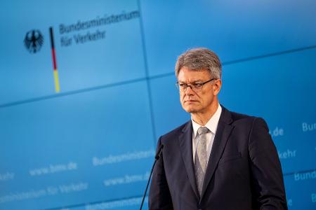 Verkehrsminister Schnieder hat den personellen Umbruch bei der Bahn eingeleitet. Verkehrsminister Schnieder hat den personellen Umbruch bei der Bahn eingeleitet.