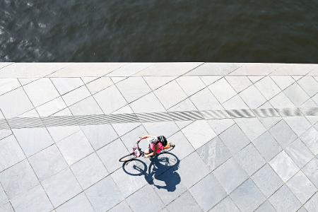 Der Sommer ist derzeit heiß.  Der Sommer ist derzeit heiß.