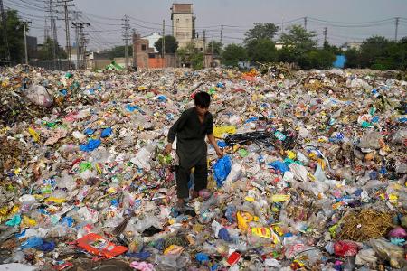 Plastikabfall wird auch exportiert und sorgt in vielen Entwicklungsländern für Probleme. (Archivbild) Plastikabfall wird auch exportiert und sorgt in vielen Entwicklungsländern für Probleme. (Archivbild)