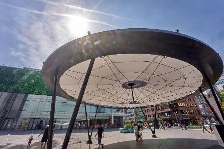 In Koblenz soll ein ausfahrbares Dach Schatten spenden.