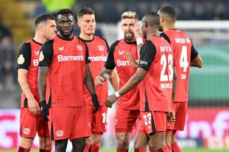 Drittligist Arminia gelingt Sensation gegen Bayer - Nach Siegen gegen vier höherklassige Klubs (Hannover, Union, Freiburg und Bremen) kegelt Arminia Bielefeld in der Saison 2024/25 im Halbfinale auch den amtierenden Pokalsieger Bayer Leverkusen aus dem Wettbewerb. Der Drittligist dreht beim 2:1 sogar nach Rückstand die Partie, die Alm bebt.