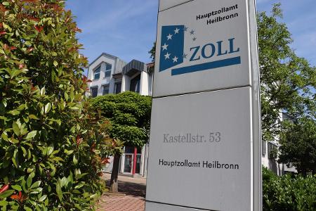 Symbolbild: Liegenschaftsansicht des Hauptzollamts Heilbronn in der Kastellstraße in Böckingen
Quelle: Hauptzollamt Heilbronn Symbolbild: Liegenschaftsansicht des Hauptzollamts Heilbronn in der Kastellstraße in Böckingen
Quelle: Hauptzollamt Heilbronn