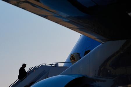 Trump startet die Reise zum Treffen mit Putin