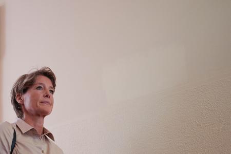 Christina Block auf dem Weg zum Sitzungssaal im Strafjustizgebäude.