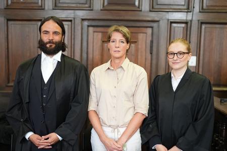 Christina Block mit den Anwälten Ingo Bott und Paula Wlodarek.