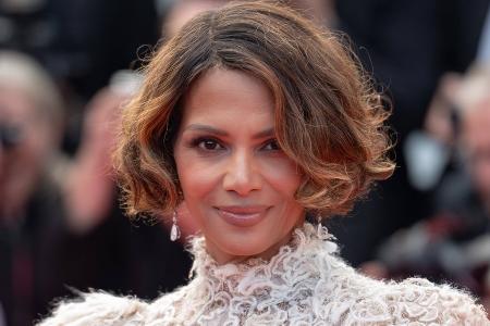Nach Hausfrau-Kritik ihres Ex-Mannes: So cool reagiert Halle Berry Nach Hausfrau-Kritik ihres Ex-Mannes: So cool reagiert Halle Berry