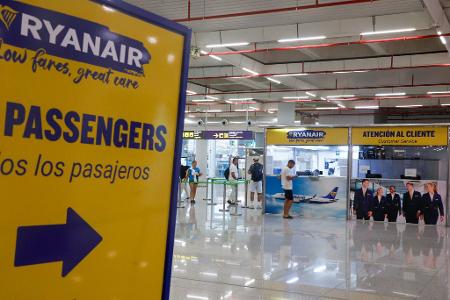 Der Streik des Bodenpersonals für Ryanair in Spanien hatte zunächst kaum Auswirkungen für die Passagiere. Es gab leichte Verspätungen, aber von gestrichenen Flügen wurde nichts bekannt.  Der Streik des Bodenpersonals für Ryanair in Spanien hatte zunächst kaum Auswirkungen für die Passagiere. Es gab leichte Verspätungen, aber von gestrichenen Flügen wurde nichts bekannt.