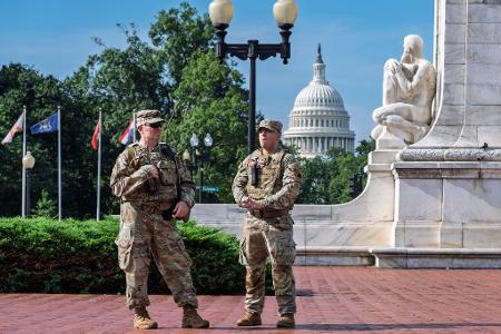 Einheiten der Nationalgarde sollen mit ihrer Präsenz Sicherheit und Ordnung in der US-Hauptstadt vermitteln.