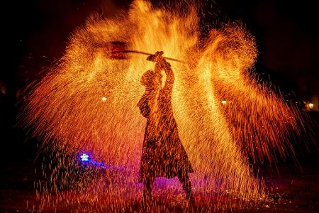 Lichterzauber in Versailles: Pyroshow eröffnet Feuerwerksnacht