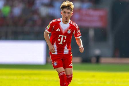 Lennart Karl (ab 90.) - ohne Bewertung - Nach der starken Vorbereitung waren viele Augen auf ihn gerichtet. Doch Kompany ließ den Youngster erst in der dritten Minute der Nachspielzeit von der Leine. Die Hoffnung auf mehr Minuten für die Jugend hat schon im ersten Spiel einen Dämpfer erlitten.