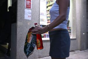 Eine Tüte Chips - die kann man an Kiosken im Münchner Univiertel nur noch bis 20.00 Uhr kaufen, auch wenn diese länger geöffnet haben.