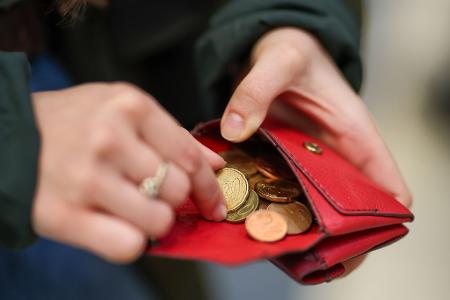 Der deutsche Staat hat im vergangenen Jahr mehr Geld für Sozialhilfe ausgegeben. (Symbolbild) Der deutsche Staat hat im vergangenen Jahr mehr Geld für Sozialhilfe ausgegeben. (Symbolbild)