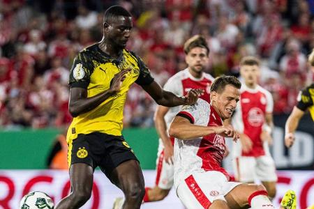 BVB bei Rot-Weiss Essen: Noten und Einzelkritik - Für Borussia Dortmund begann die neue Saison am Montag mit dem Pokalspiel gegen Rot-Weiss Essen. Gegen den Drittligisten zeigte die Kovac-Elf ein erschreckend schwaches Spiel. Ein einziger Geniestreich reichte schließlich für einen knappen 1:0-Erfolg. Alle BVB-Stars in der Einzelkritik: