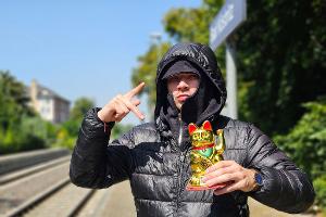 Fjodor Busik will mit Tiktok-Videos Aufmerksamkeit für Ostdeutschland erzeugen. 