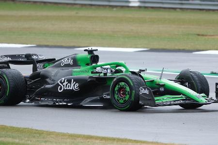 Überragend bei Sauber - Seit 2025 ist Hülkenberg zum zweiten Mal beim Schweizer Team Sauber unter Vertrag. Er zeigt dort eine überragende erste Saisonhälfte, fährt in den Europa-Rennen im Sommer viermal in Folge mit einem bestenfalls Durchschnittsauto in die Punkte. In Silverstone hat das lange, lange Warten auf eine Podestplatzierung dann endlich ein Ende.