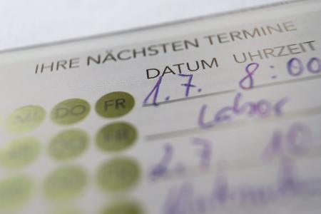 Die Kassen wollen Selbstzahlerleistungen beim Arzt eindämmen. (Archivbild)