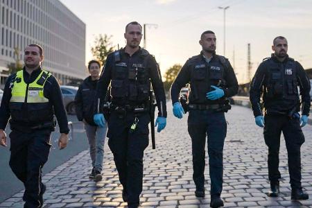 Am Puls mit Dunja Hayali - Die Innere (Un-)Sicherheit Am Puls mit Dunja Hayali - Die Innere (Un-)Sicherheit