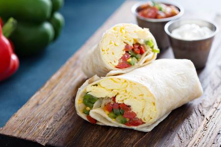 Rührei-Guacamole-Wrap
