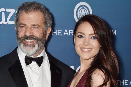 Mel Gibson und Rosalind Ross