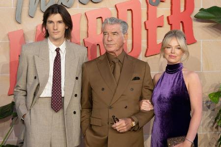 Pierce Brosnan mit Sohn und Enkelin: Drei Generationen purer Style Pierce Brosnan mit Sohn und Enkelin: Drei Generationen purer Style