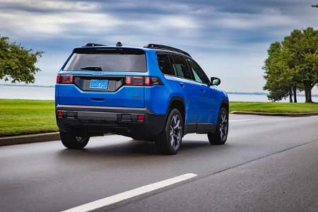 08/2025 Jeep Cherokee Premiere