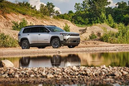 08/2025 Jeep Cherokee Premiere