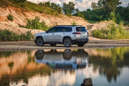 08/2025 Jeep Cherokee Premiere