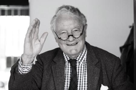 Rolf Seelmann-Eggebert war über Jahrzehnte der Adelsexperte schlechthin im deutschen Fernsehen. (Archivfoto)