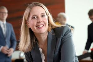 Schwanger im Amt: Diese deutschen Politikerinnen schrieben Geschichte