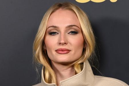 Sophie Turner gesteht: Ghosting gibt ihr Machtgefühl Sophie Turner gesteht: Ghosting gibt ihr Machtgefühl