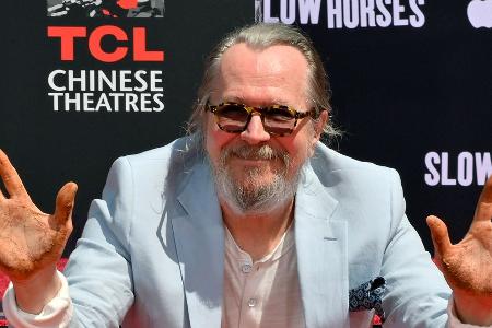 Traditionelle Zeremonie: Gary Oldman verewigt sich in Hollywood Traditionelle Zeremonie: Gary Oldman verewigt sich in Hollywood