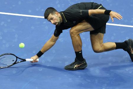 Trotz körperlicher Probleme: Djokovic in Runde zwei Trotz körperlicher Probleme: Djokovic in Runde zwei