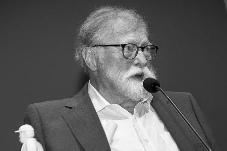 Trauer um Per Holst: Dänischer Filmproduzent stirbt mit 86 Jahren Trauer um Per Holst: Dänischer Filmproduzent stirbt mit 86 Jahren