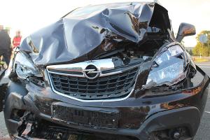 Die Autos wurden abgeschleppt. Foto: Polizei Minden-Lübbecke