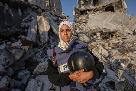 Die freie Journalistin Mariam Dagga wurde im Gazastreifen bei einem israelischen Angriff getötet. Die freie Journalistin Mariam Dagga wurde im Gazastreifen bei einem israelischen Angriff getötet.