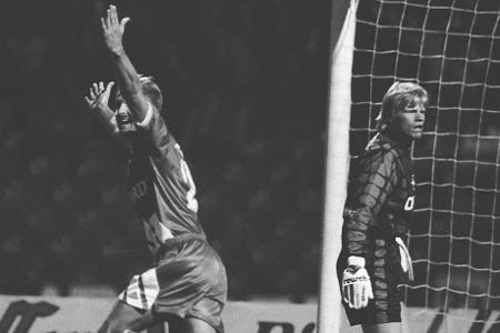 Der Klassiker unter den Erstrundenpatzern - Der Klassiker unter den Pokalpatzern geht auf den FC Bayern zurück: Durch ein Tor des Landwirts Roland Stein siegen die Amateure des TSV Vestenbergsgreuth im Pokal 1994/95 mit 1:0 gegen den damals amtierenden Deutschen Meister in der ersten Runde. Ein Coup für den damaligen Drittligisten, der später in der SpVgg Greuther Führt aufging.