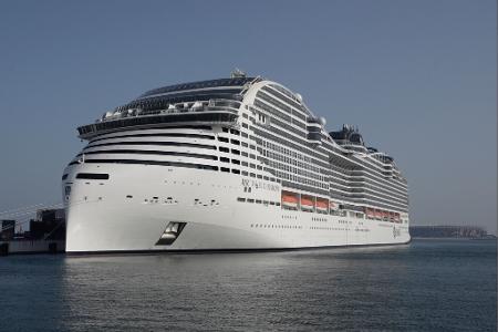 Das Schiff hat den Hafen in Neapel erreicht. (Symbolbild) Das Schiff hat den Hafen in Neapel erreicht. (Symbolbild)