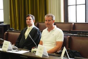 Am sechsten Verhandlungstag im Prozess um die Entführung der Kinder von Christina Block darf der Nebenklagevertreter Philip von der Meden weitere Fragen an die angeklagte Unternehmerin stellen. (Archivbild)