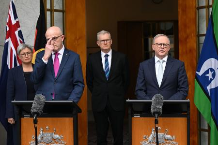 Australiens Regierung reagiert mit drastischen Maßnahmen auf die mutmaßliche Verwicklung des Iran in antisemitische Attacken. Australiens Regierung reagiert mit drastischen Maßnahmen auf die mutmaßliche Verwicklung des Iran in antisemitische Attacken.