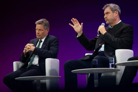 Ziemlich beste Feinde: Robert Habeck und Markus Söder. (Archivbild) Ziemlich beste Feinde: Robert Habeck und Markus Söder. (Archivbild)